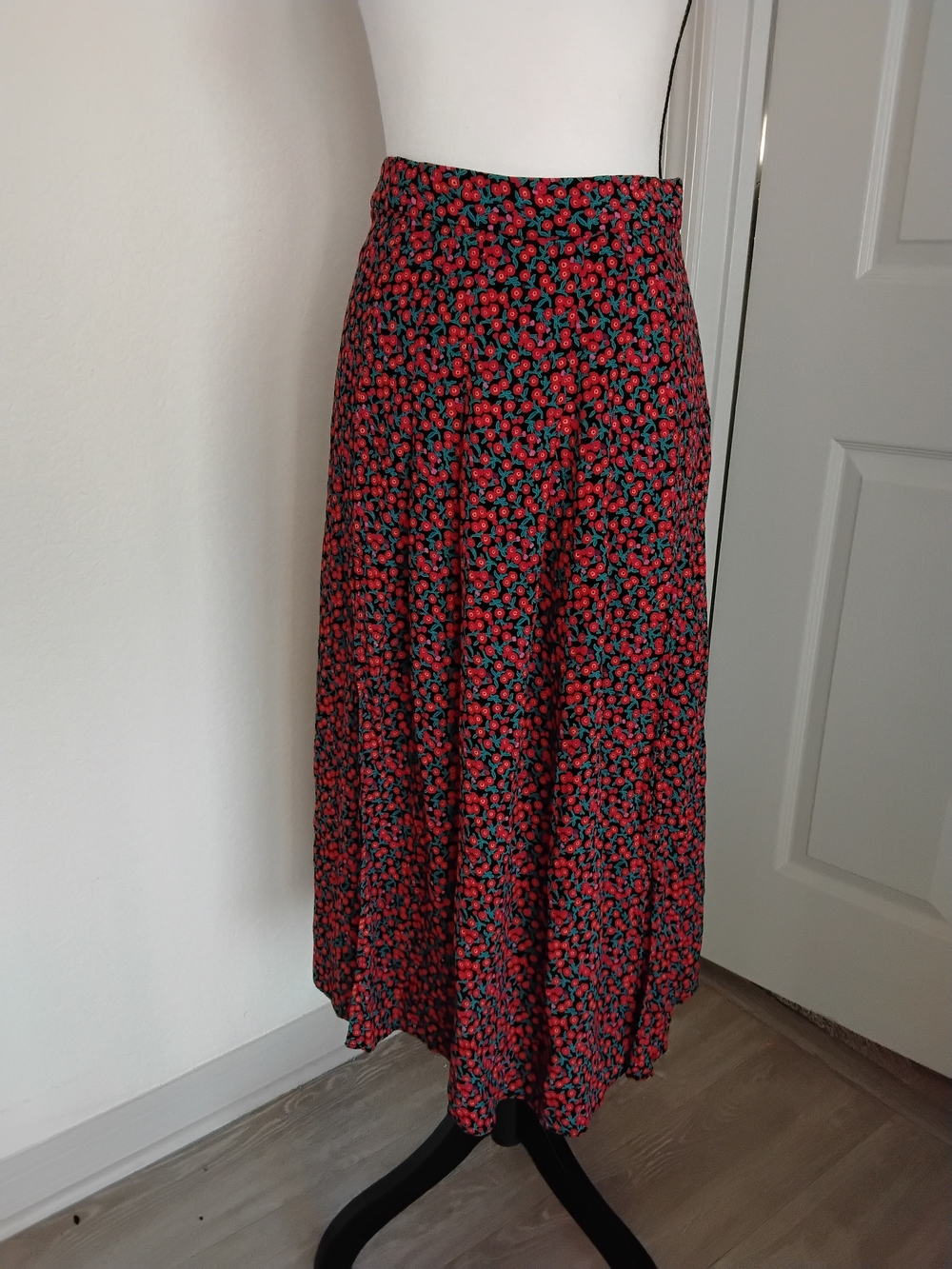 Zara Red Floral Midi Skirt with Teal Leaf Print
